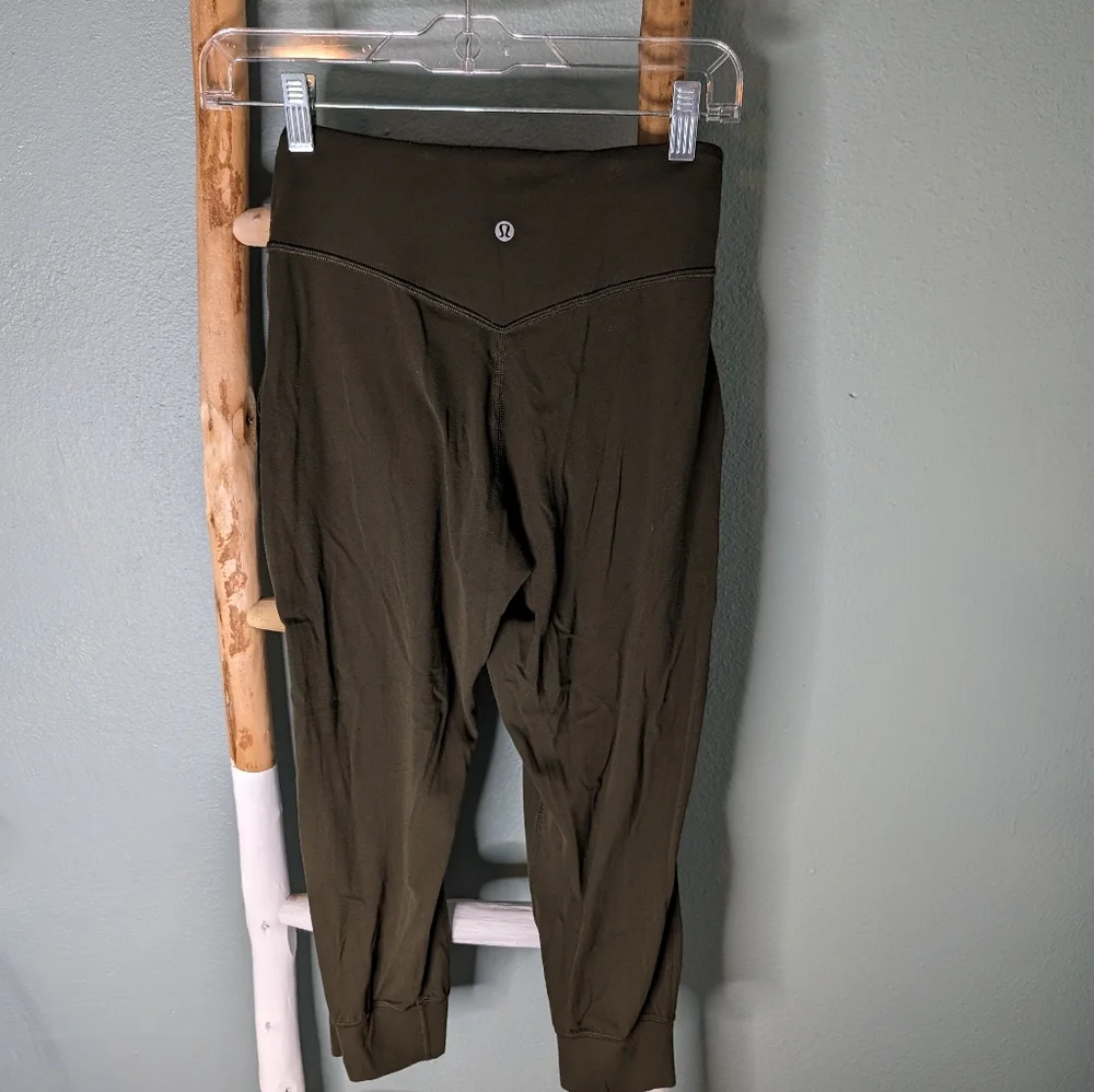 Lululemon Align Jogger Crop size 4 - Picture 4 of 6